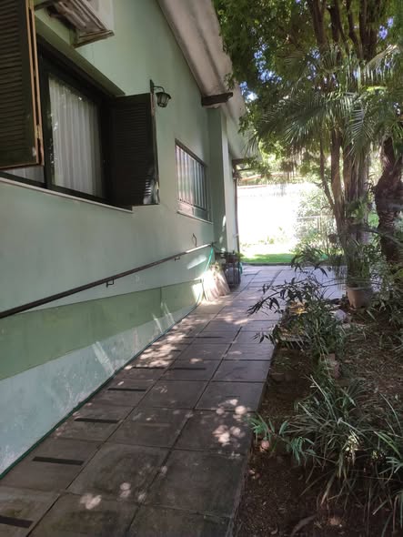 Casa de Alvenaria 3 Dormitórios,  193m²  - Centro