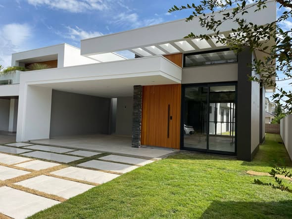 Casa de Alvenaria 3 Dormitórios 185m² - Centro
